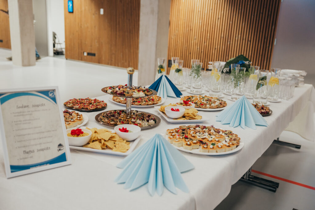 Tehvandi toitlustus - kohvi- ja külmlauad